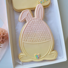 Load image into Gallery viewer, Floral Bunny Tag Stamp and Cutter set
